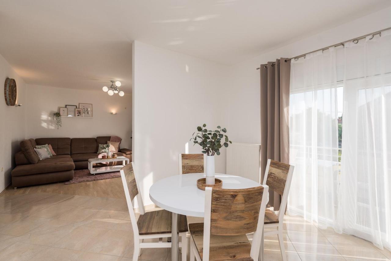 Villa Petra Zara Esterno foto