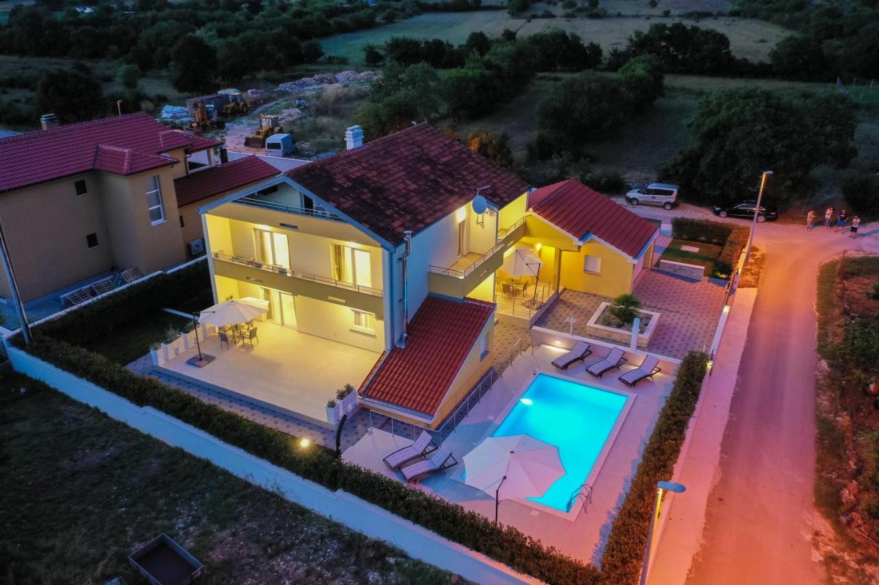 Villa Petra Zara Esterno foto